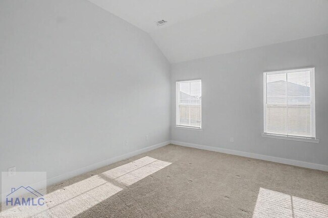 Building Photo - 20 Fuller Wy NE