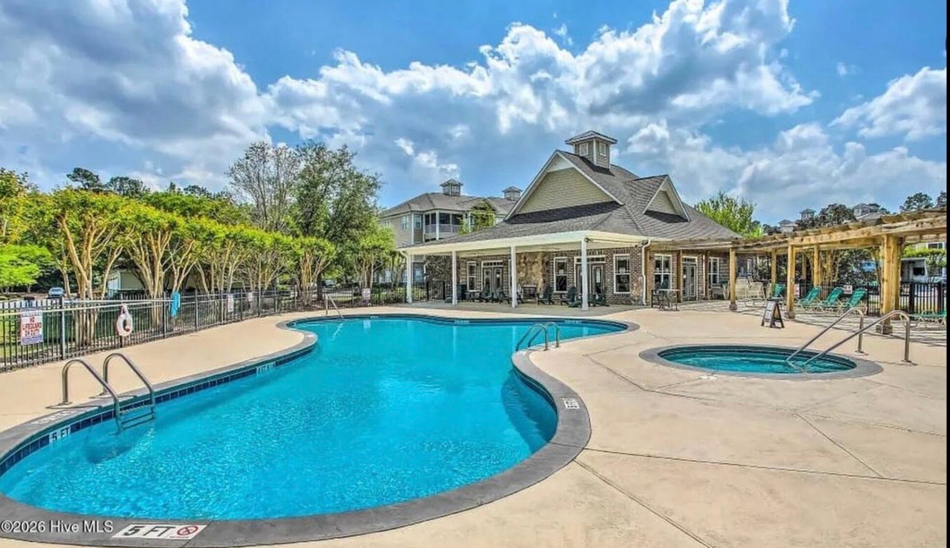 Building Photo - 395 S Crow Creek Dr NW
