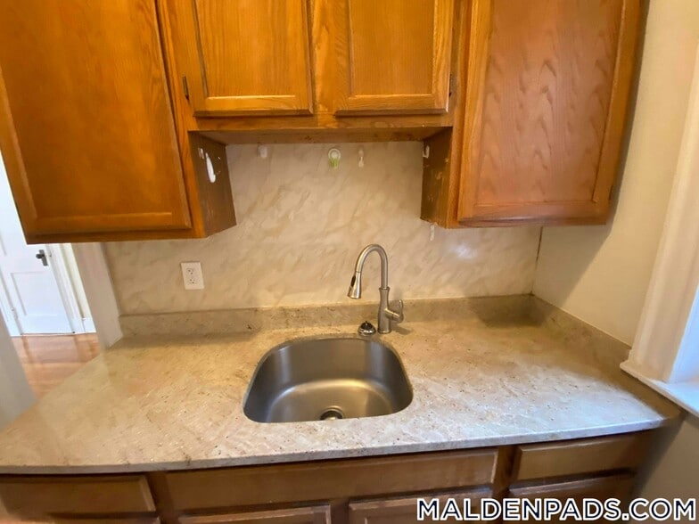 Building Photo - 17-19-19 Washington St S