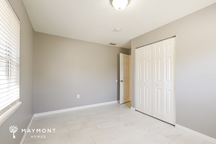 Building Photo - 1215 N Nowell St