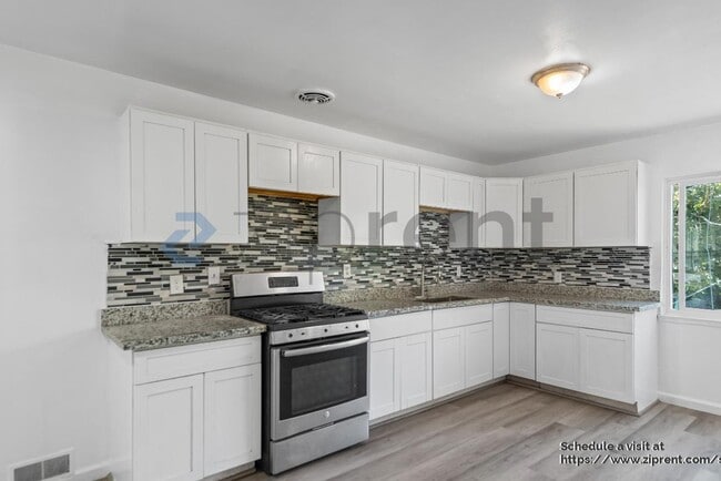 Building Photo - 2617 78th Ave