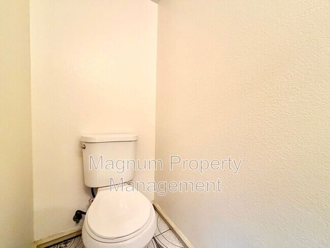 Building Photo - 1523 Apple Creek Dr