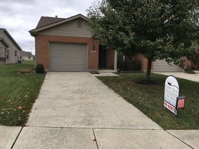 Building Photo - 2207 Shamrock Ln