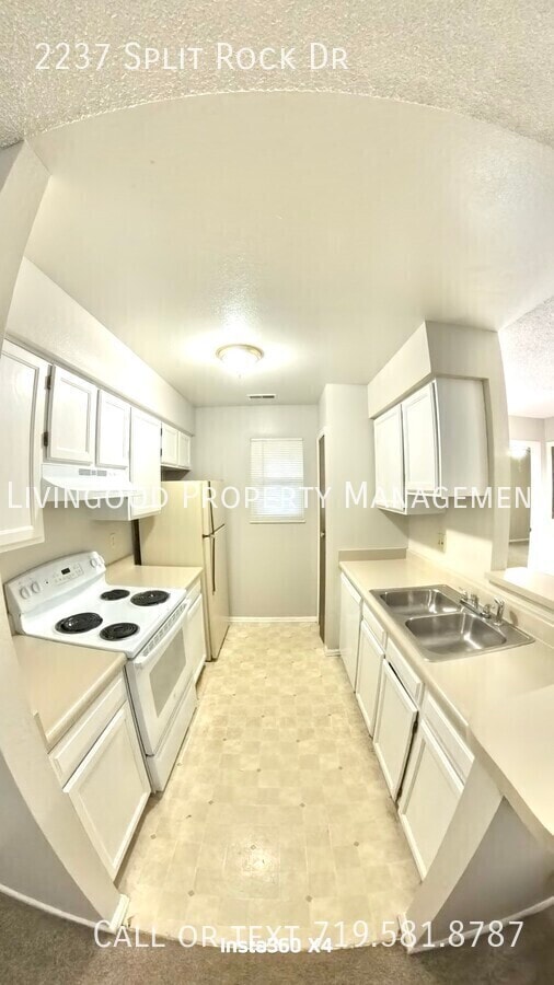 Building Photo - 2237 Split Rock Dr