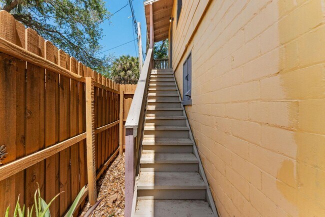 Building Photo - 4347 22nd Ave S