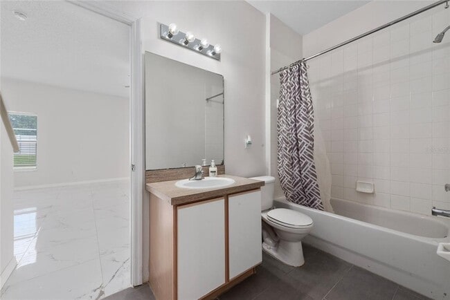 Building Photo - 746 Lockbreeze Dr