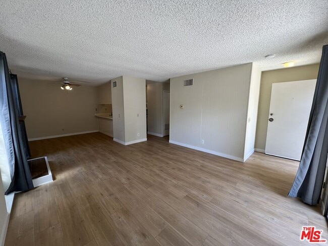 Building Photo - 28549 Conejo View Dr