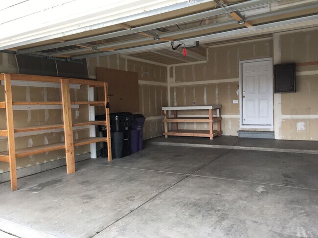 Building Photo - Lake Side Denver Townhome