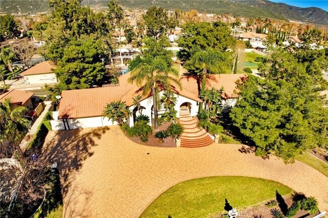 Building Photo - 10818 Hillside Rd