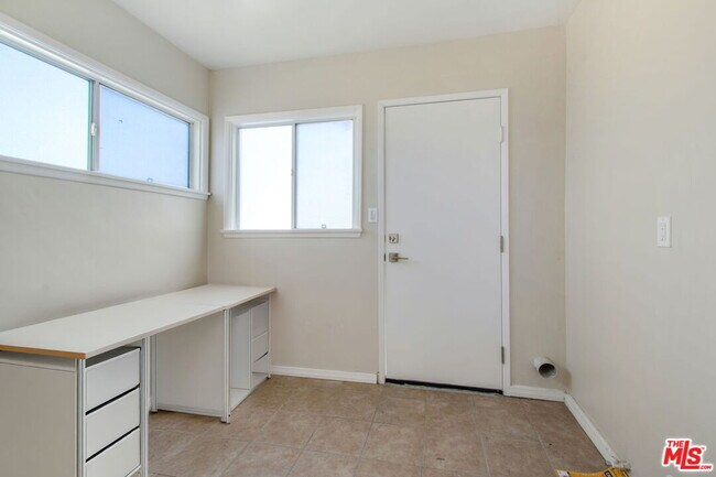 Building Photo - 4151 Don Mariano Dr