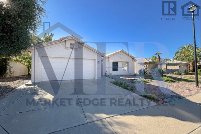 Building Photo - 4Bed/2Bath Home In Glendale w/Golf Course ...