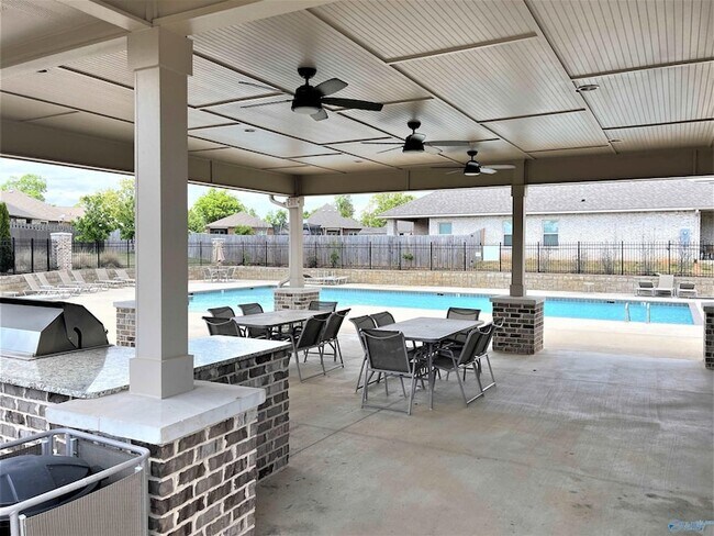 Building Photo - 155 Grey Fawn Trail