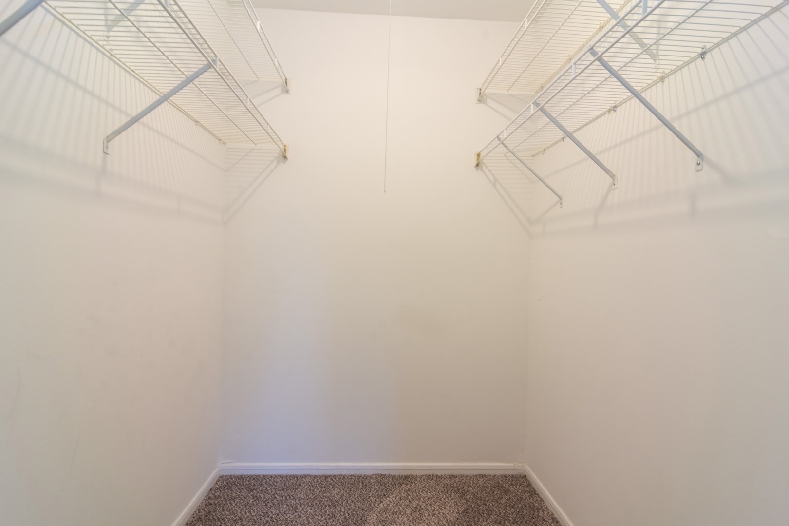 closet - 2032 N Rand Rd