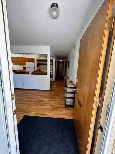 Building Photo - 302 N 37th Ave