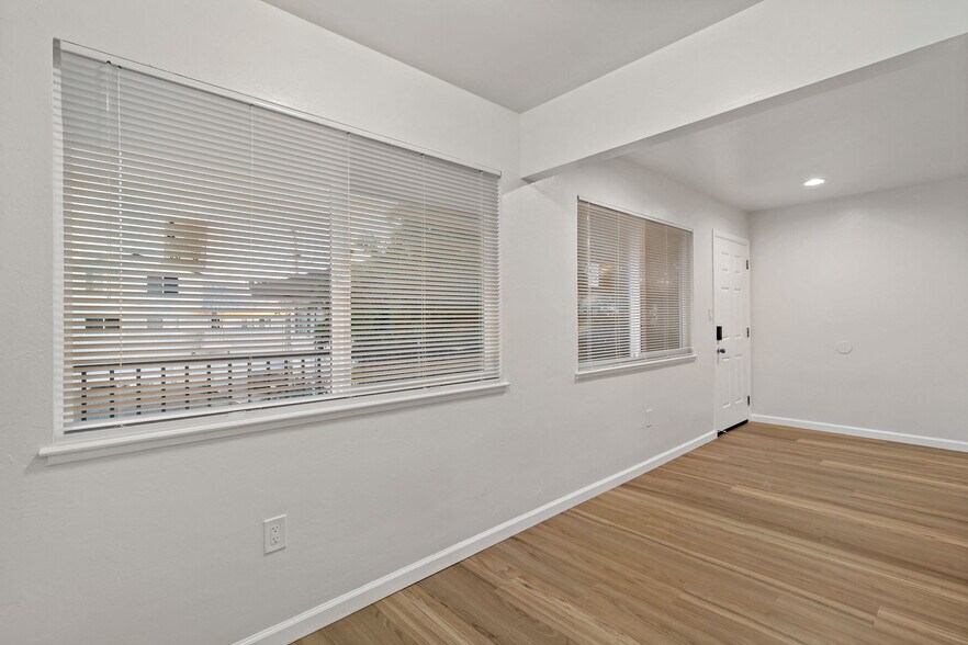 Building Photo - 3319 Nevin Ave