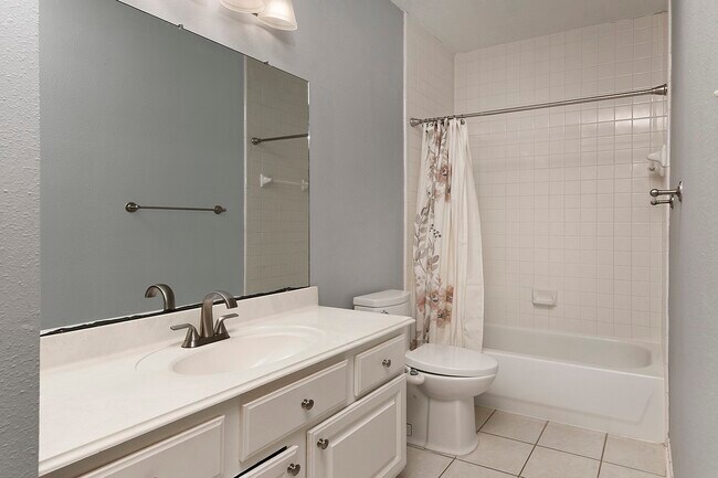 Building Photo - 31 Bluff Creek Pl