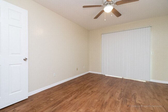 Building Photo - Cedar Ridge 501 A-C