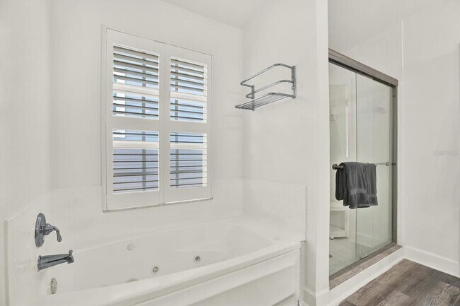 Building Photo - 3006 W Julia St