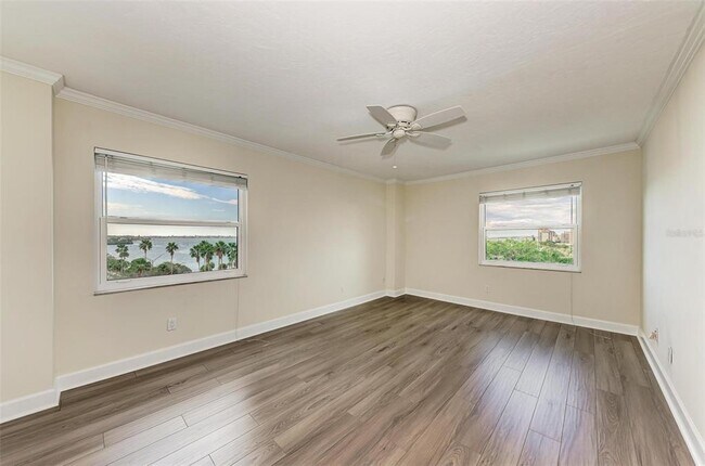 Building Photo - 435 S Gulfstream Ave
