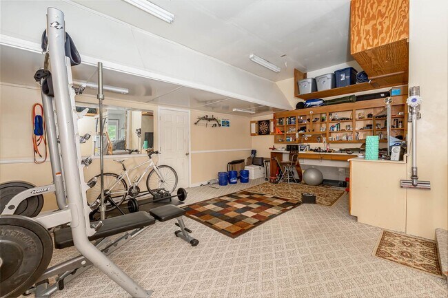 Building Photo - Beautiful Newport News Home
