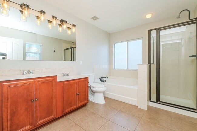 Building Photo - 9548 Simeon Dr