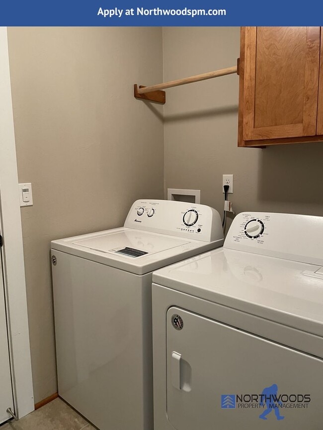 Building Photo - Very Nice 3 Bedroom 2 Bath Home****All Utilities Included Except Power****