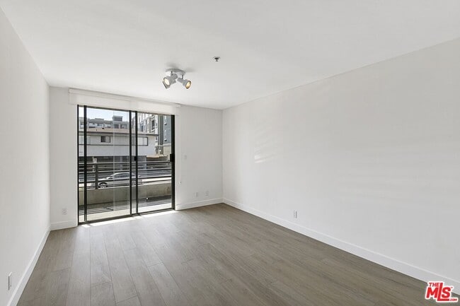 Building Photo - 1616 Brockton Ave