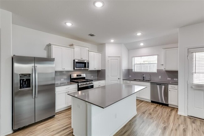 Building Photo - 1641 Catahoula Dr