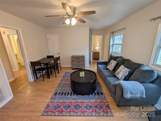 Building Photo - 25.5 Woodrow Ave