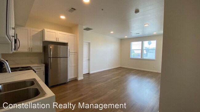 Building Photo - 127 50th St