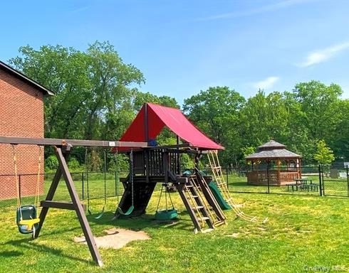 Building Photo - 9 Charles Ln