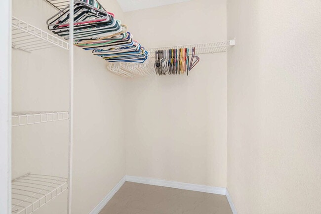 Building Photo - Spacious 3BR Home with Tile Floors & Spa-Like Primary Suite – Marion Oaks