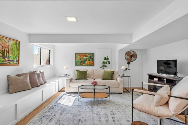 Building Photo - 3120 Emerson St