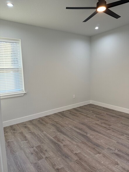 Building Photo - 6 Seton Pl