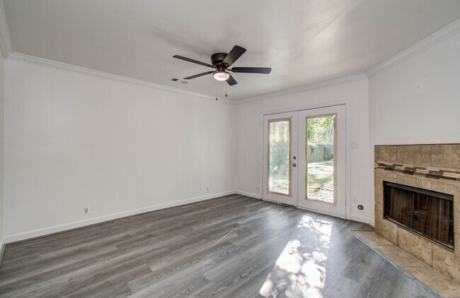 Building Photo - 674 Ravensworth Dr