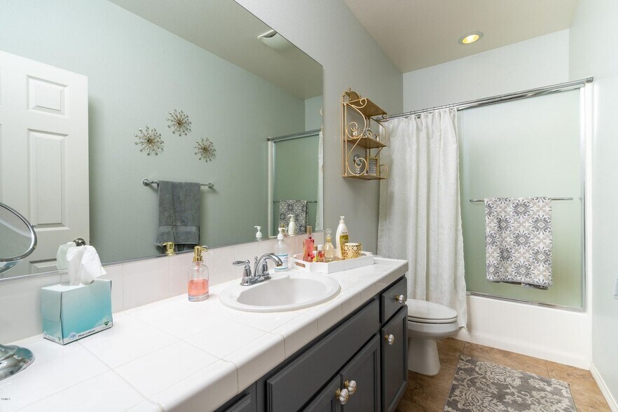 Building Photo - 715 Garonne St