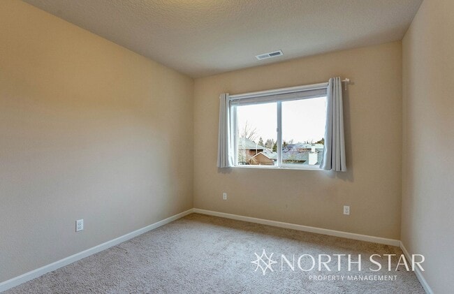 Building Photo - Heritage Crossing Craftsman in Tigard