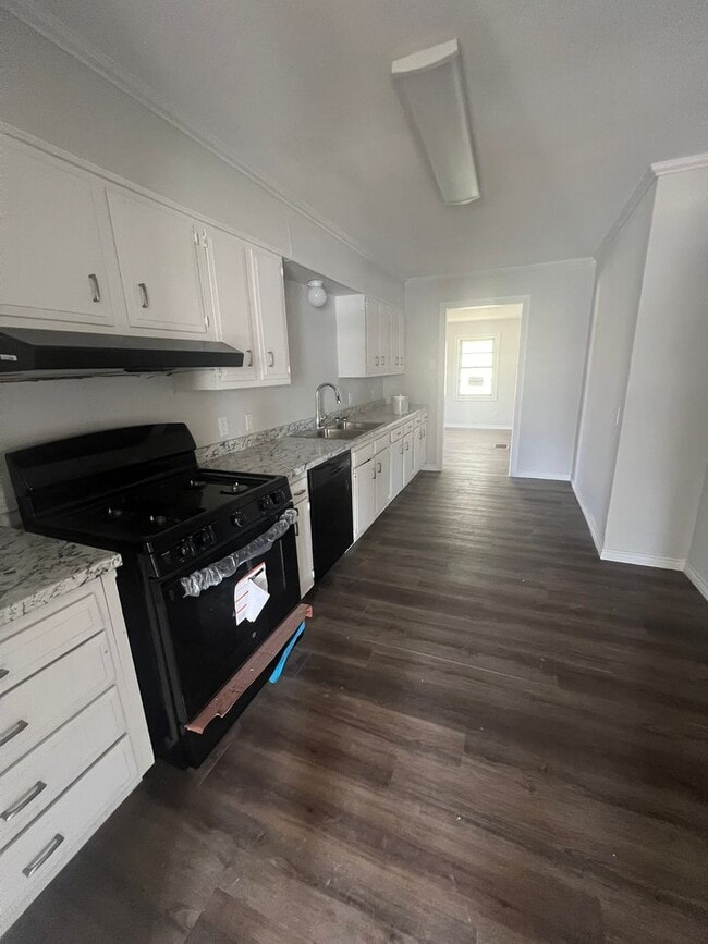 Building Photo - Remodeled Home