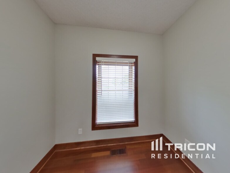 Building Photo - 11405 W Laketowne Dr