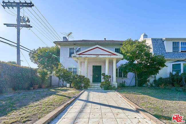 Building Photo - 757 S Norton Ave