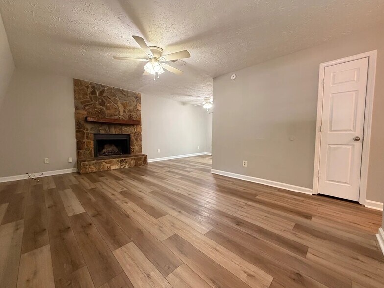 Building Photo - 205 Rustwood Dr