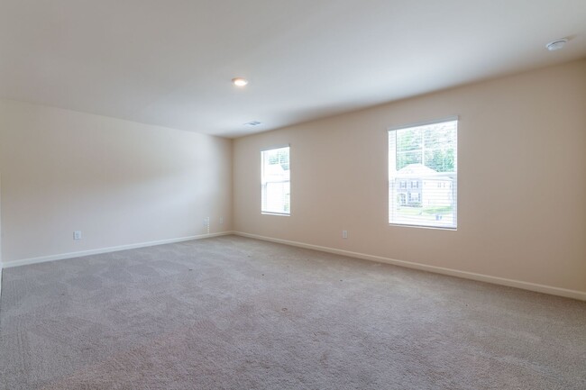 Building Photo - Spacious Family Home for Rent in Fairburn,...