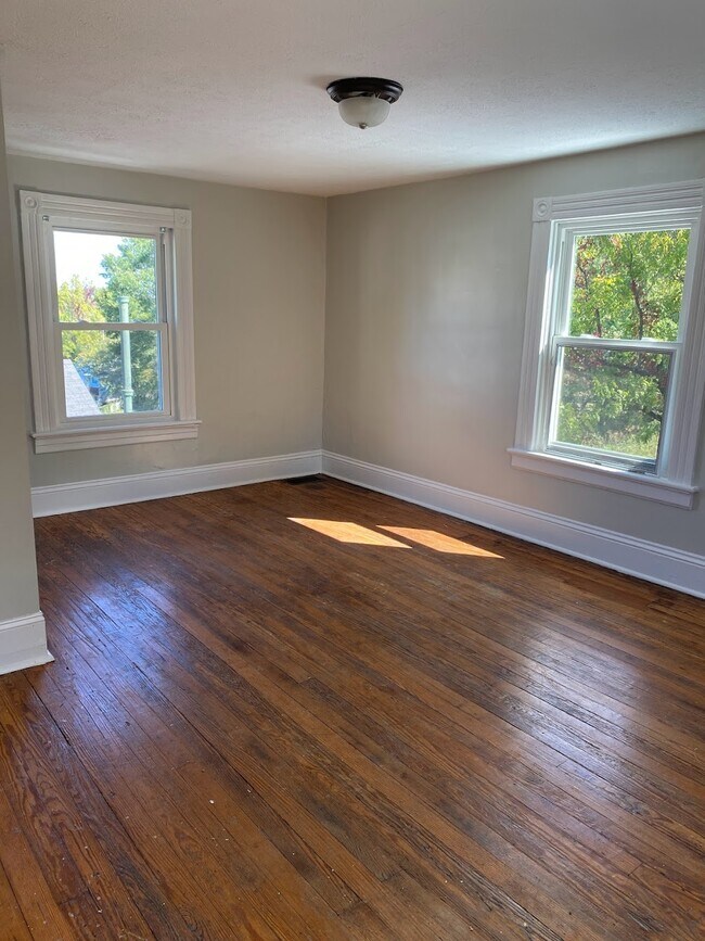 Bedroom 1 - 128 Marshall St