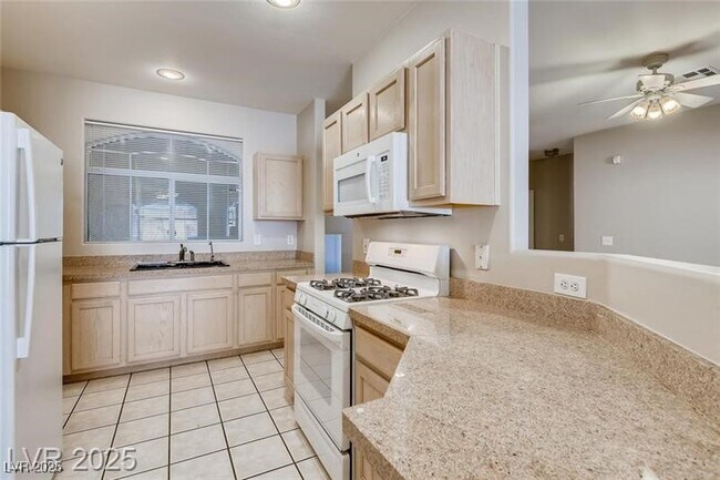 Building Photo - 1713 Sky of Red Dr