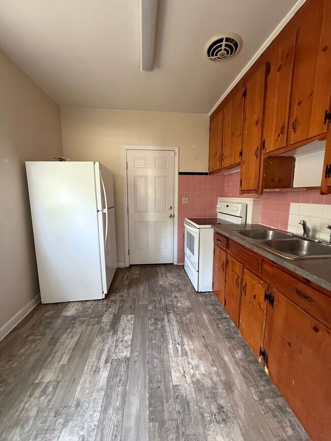 Building Photo - Charming 2-Bedroom Home — Available Now at 1228 Riverbank Court, Jacksonville, FL