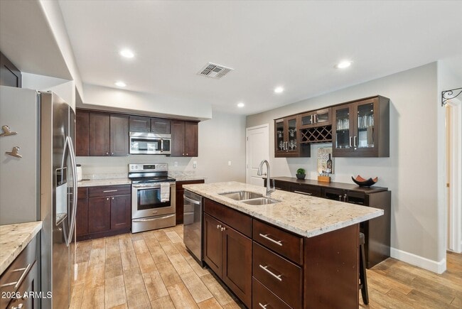 Building Photo - 6824 W Morrow Dr