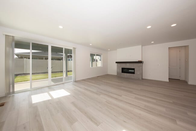 Building Photo - 11171 W Heliopsis Dr