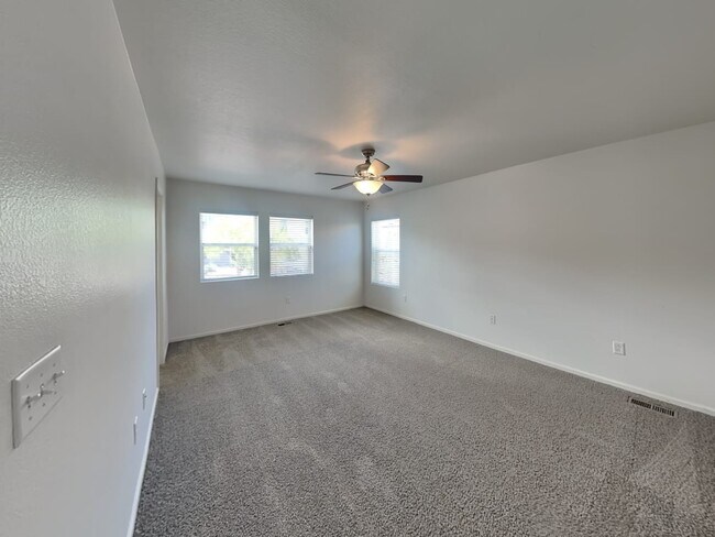 Building Photo - 2425 Quartz St