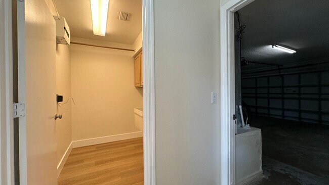 Building Photo - 935 Shriver Cir