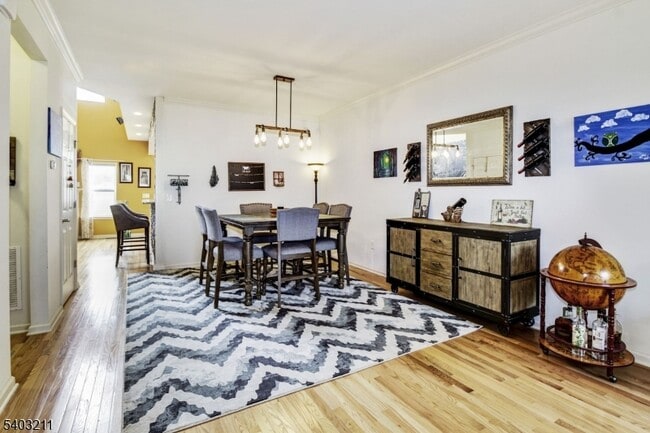 Building Photo - 4 Shadowlawn Dr